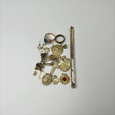 Gold purchased from Louise for £796.53 via Bank Transfer
