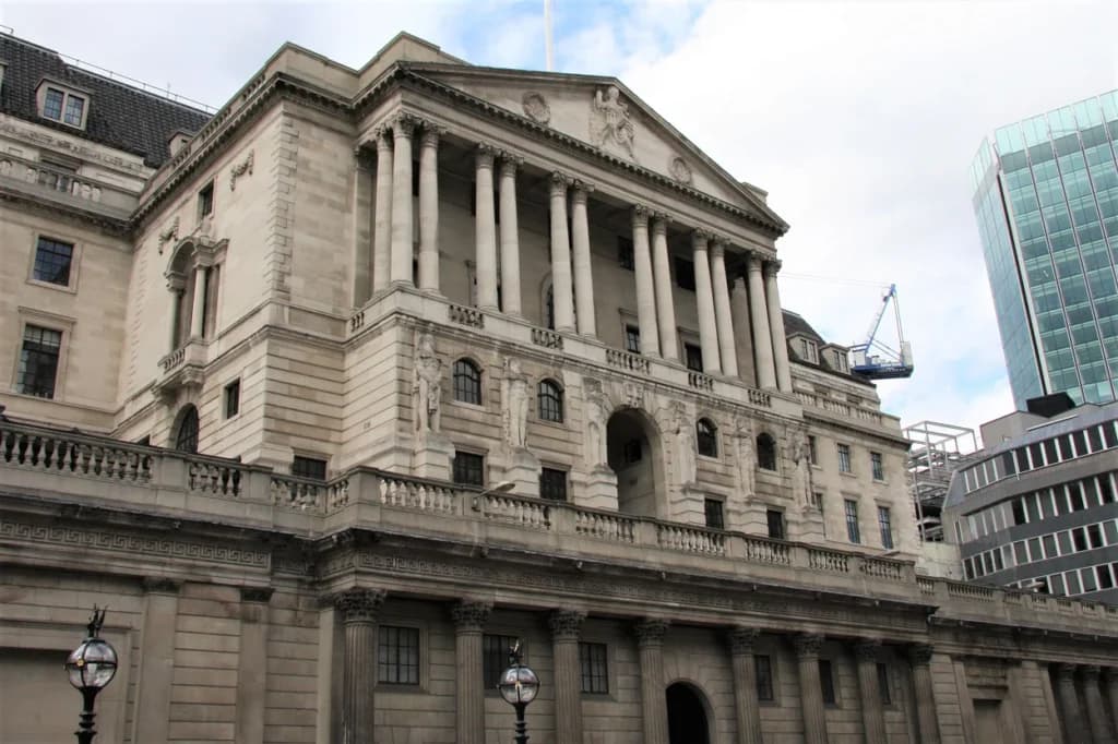 Front view of the historic Bank of England building in London, showing the iconic architecture and illustrating the Bank of England location in London.