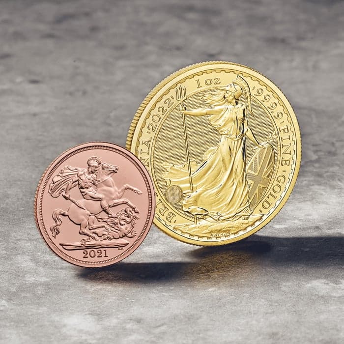 Gold Sovereign and 1oz Britannia side by side - the best gold coins for investment in UK.